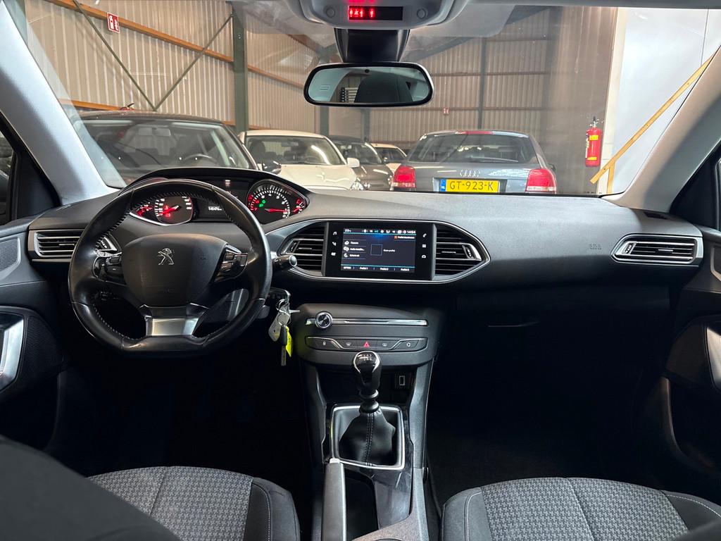 Peugeot 308 SW 1.2PureTech Blue Lease Executive PANO/CARPLAY, Voorwielaandrijving, 1199 cc, 620 kg, 23 km/l