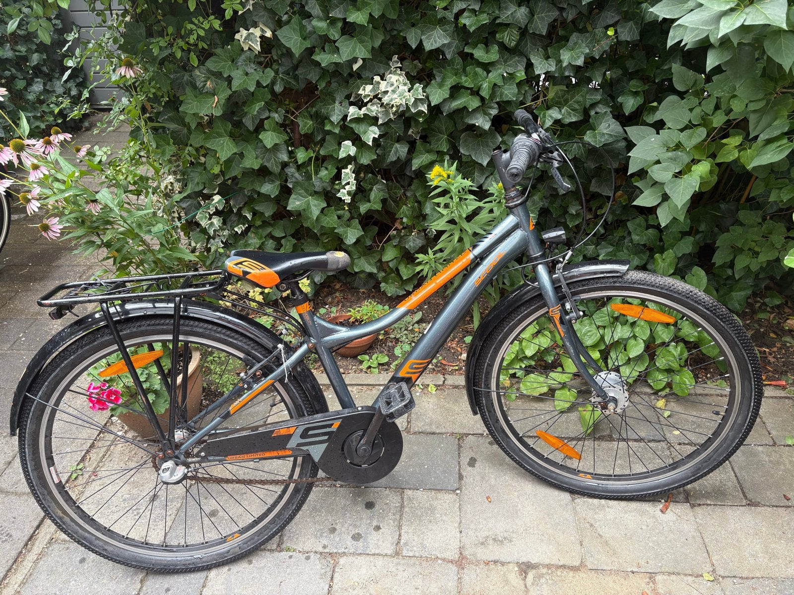 Scool Urban Limited Kinderfiets - Grijs/Oranje, Fietsen en Brommers, Fietsen | Kinderfietsjes, Ophalen of Verzenden, Gebruikt