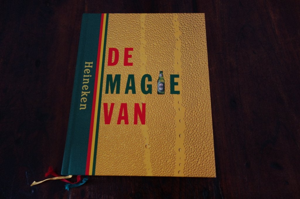 Boek, De magie van Heineken, Ophalen of Verzenden, Zo goed als nieuw, Overige typen, Heineken