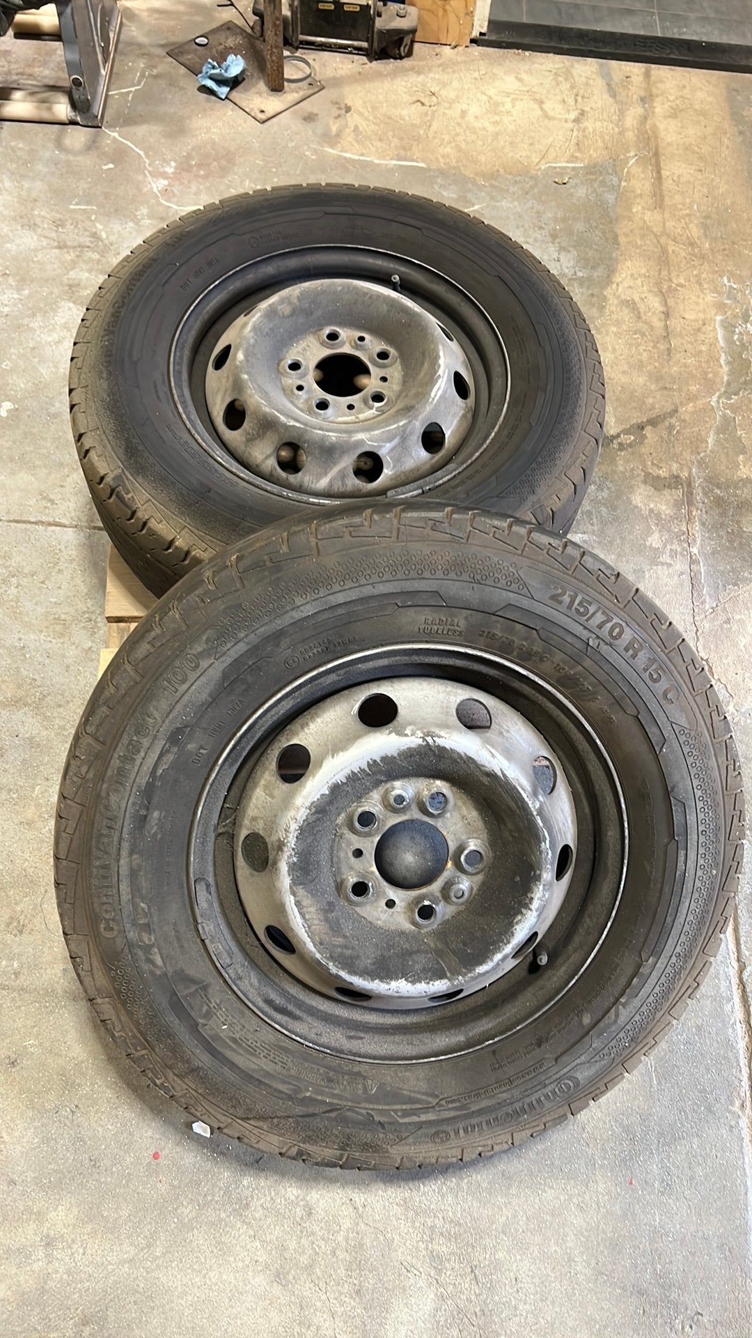 Continental 215/70 R15C banden op velg (gebruikt), Auto-onderdelen, Banden en Velgen, Ophalen, 15 inch, Banden en Velgen, Zomerbanden