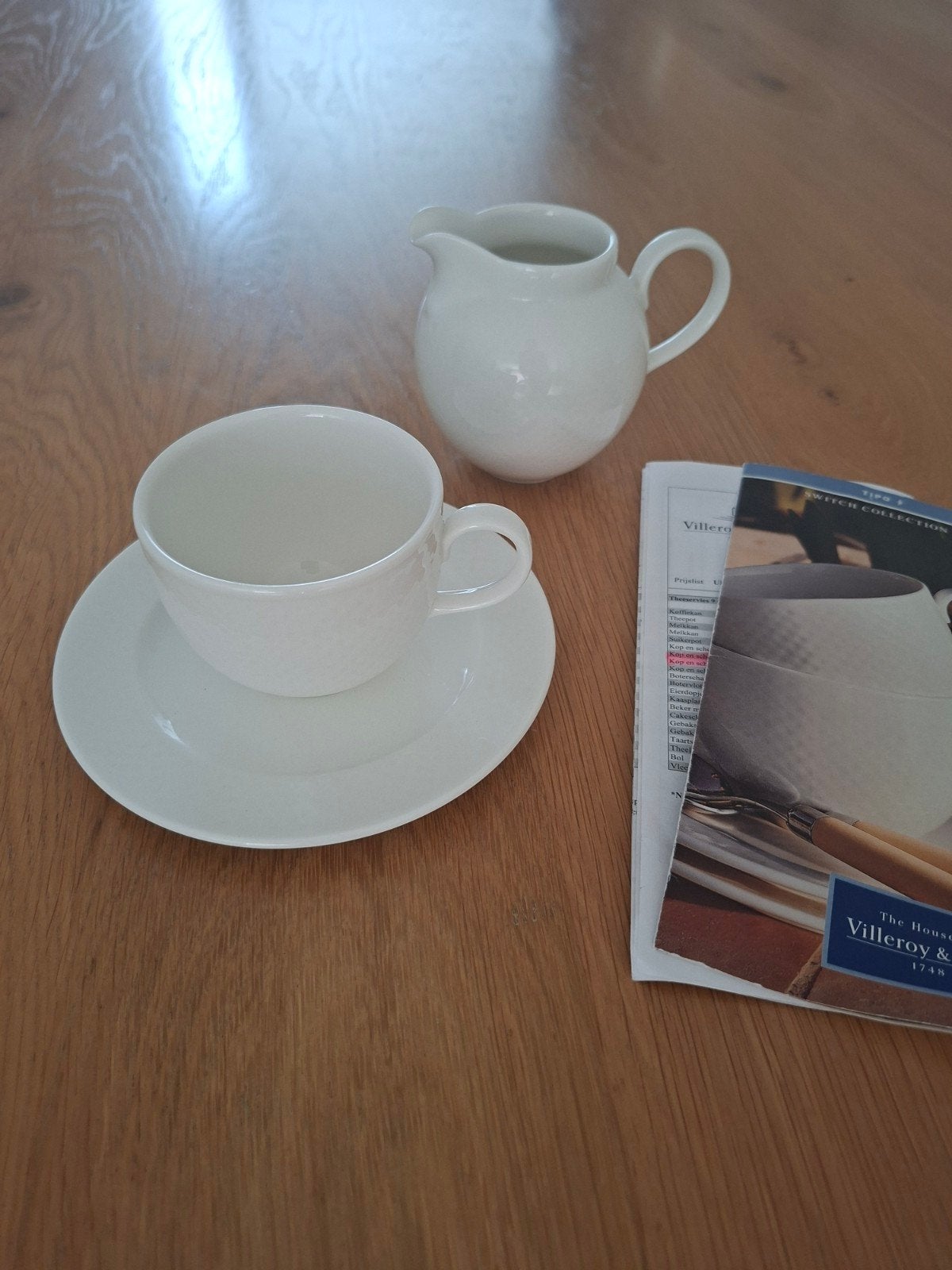 Villeroy en Boch servies Tipo. kop en schotel en melkkannetj, Ophalen of Verzenden, Zo goed als nieuw, Overige stijlen, Kop(pen) en/of Schotel(s)