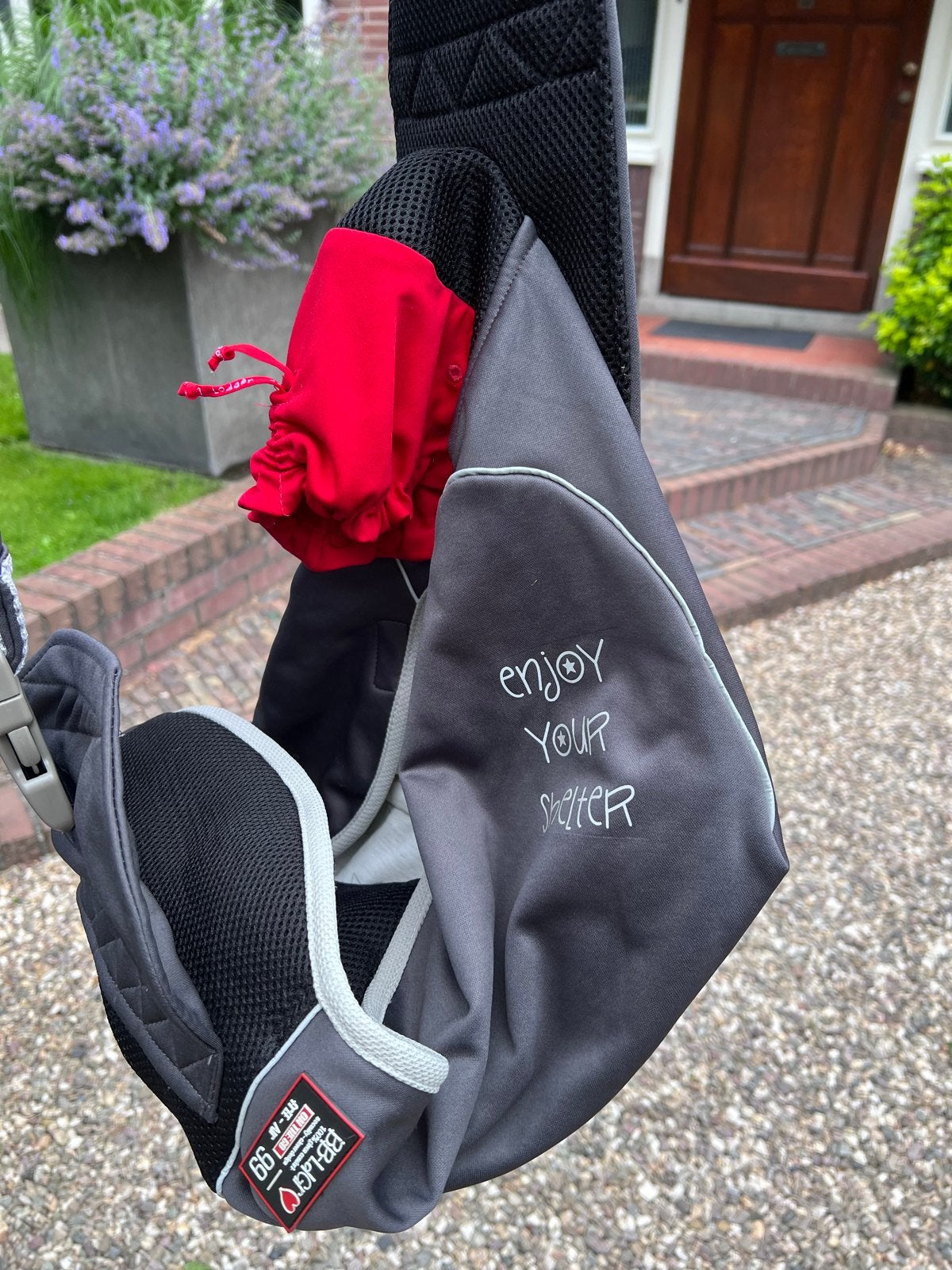Lodger Shelter Draagzak Grijs/rood, Kinderen en Baby's, Babydragers en Draagdoeken, Gebruikt, Draagzak, Buik, Lodger, Ophalen of Verzenden