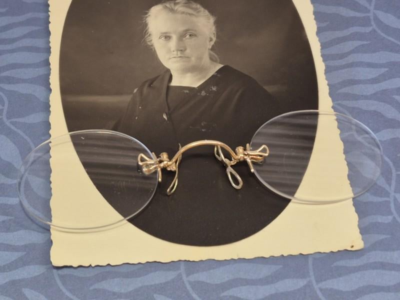 Antiek knijpbrilletje,  Pince nez, Ophalen of Verzenden