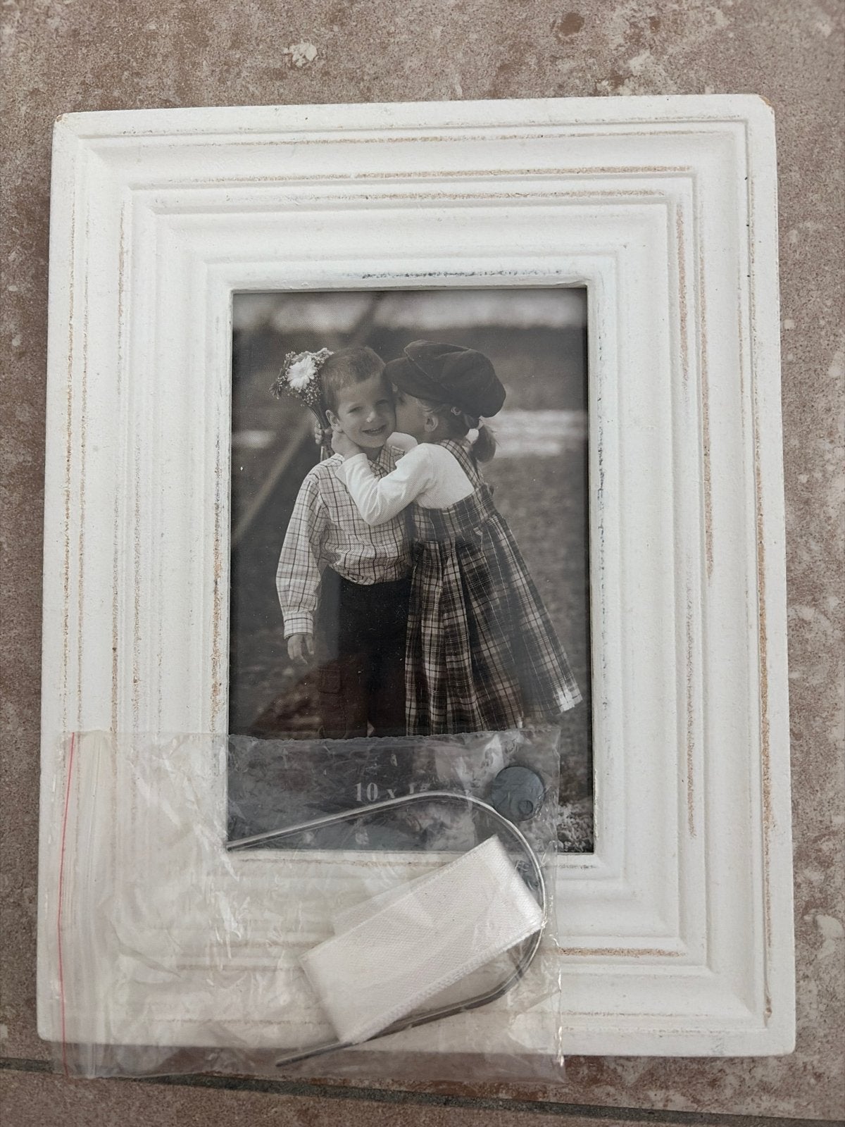 Witte fotolijst 10x15 cm met ophangsysteem, Ophalen, Gebruikt, Fotolijst, Wit