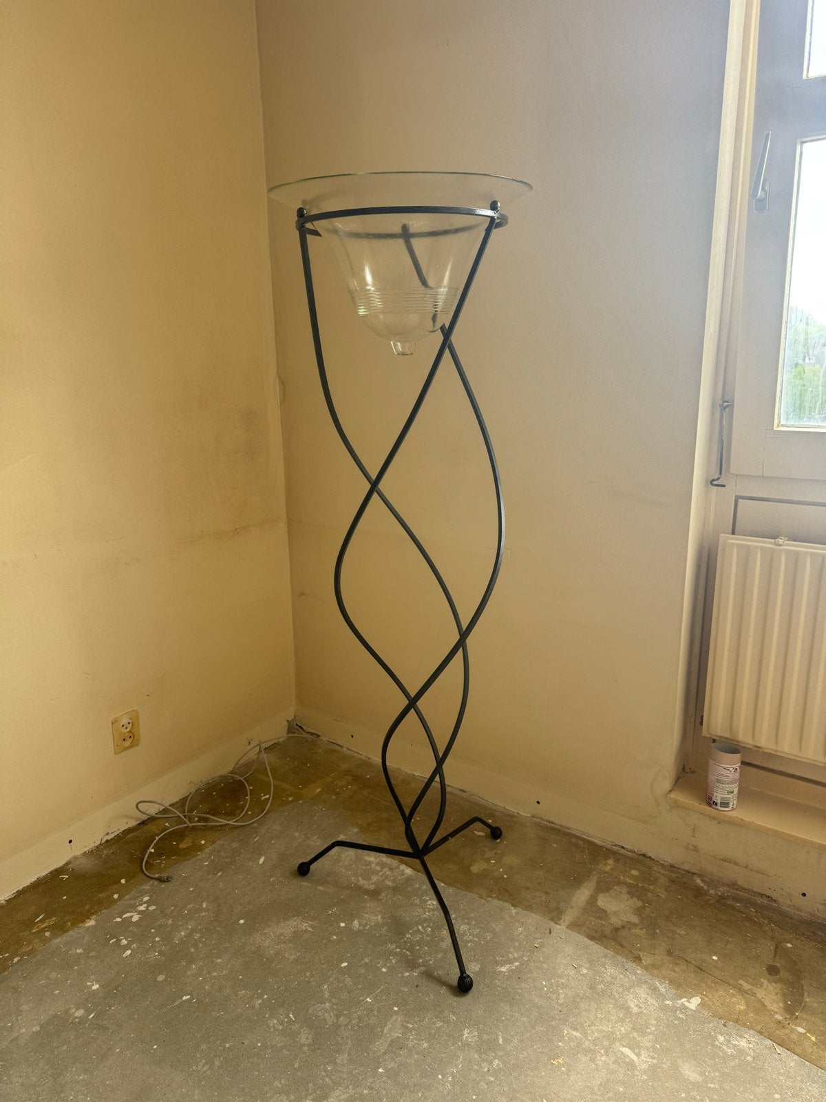 Decoratieve glazen schaal op metalen standaard, Antiek en Kunst, Ophalen
