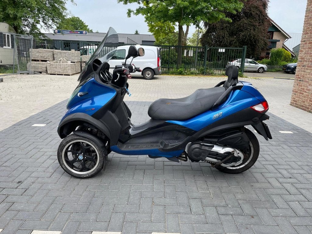 Piaggio Scooter 400 LT MP3 - foto 3