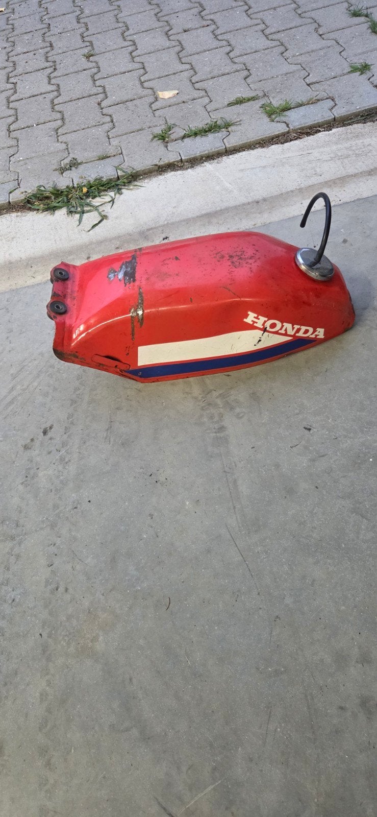 orginele tank Honda mt5 mt8 zeer schoon, Fietsen en Brommers, Ophalen of Verzenden, Zo goed als nieuw, Tank, Overige merken