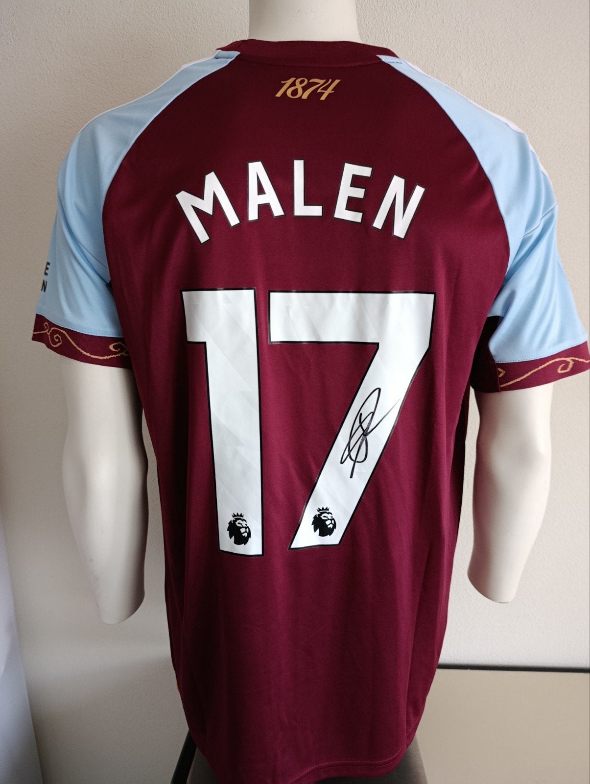 Aston Villa shirt gesigneerd door Donyell Malen met coa

Inl, Ophalen of Verzenden, Nieuw, Buitenlandse clubs, Shirt