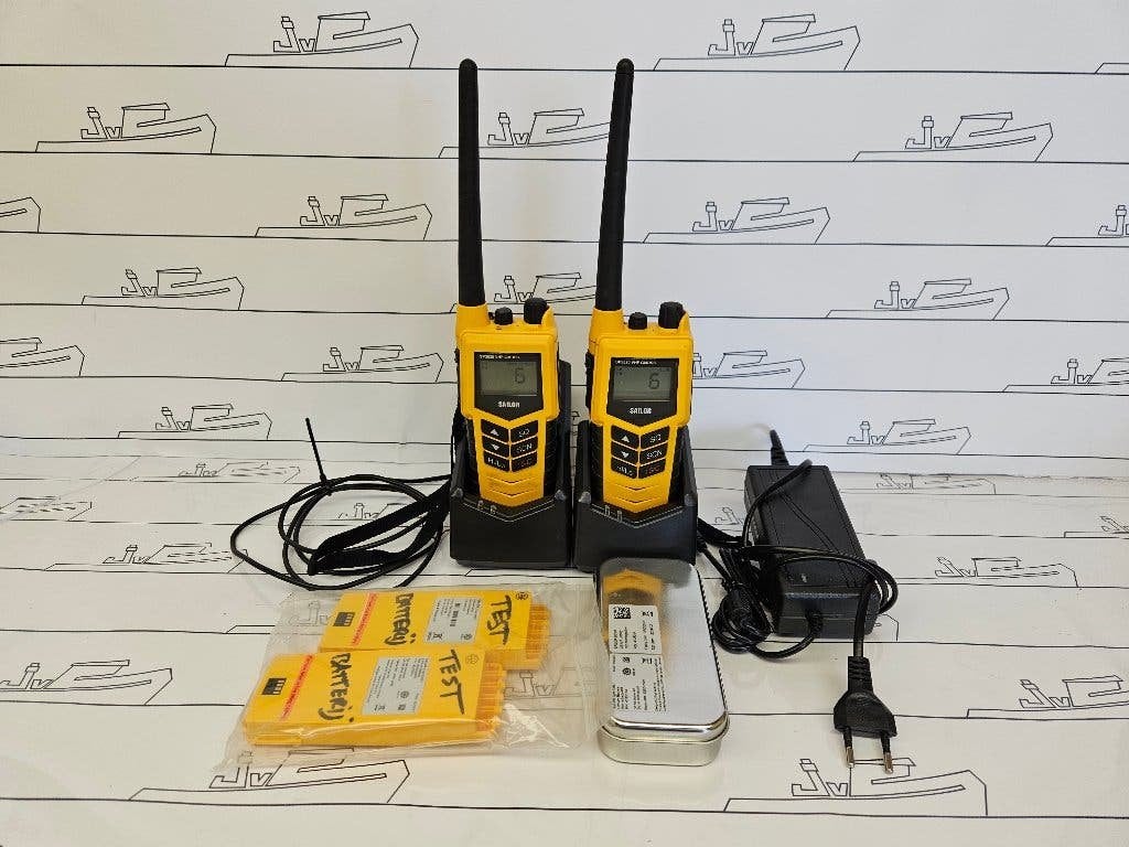 2x SAILOR SP3520 GMDSS + 3 extra batterijen, Watersport en Boten, Gebruikt, Sailor, Communicatie, Info@vanslootengroep.nl