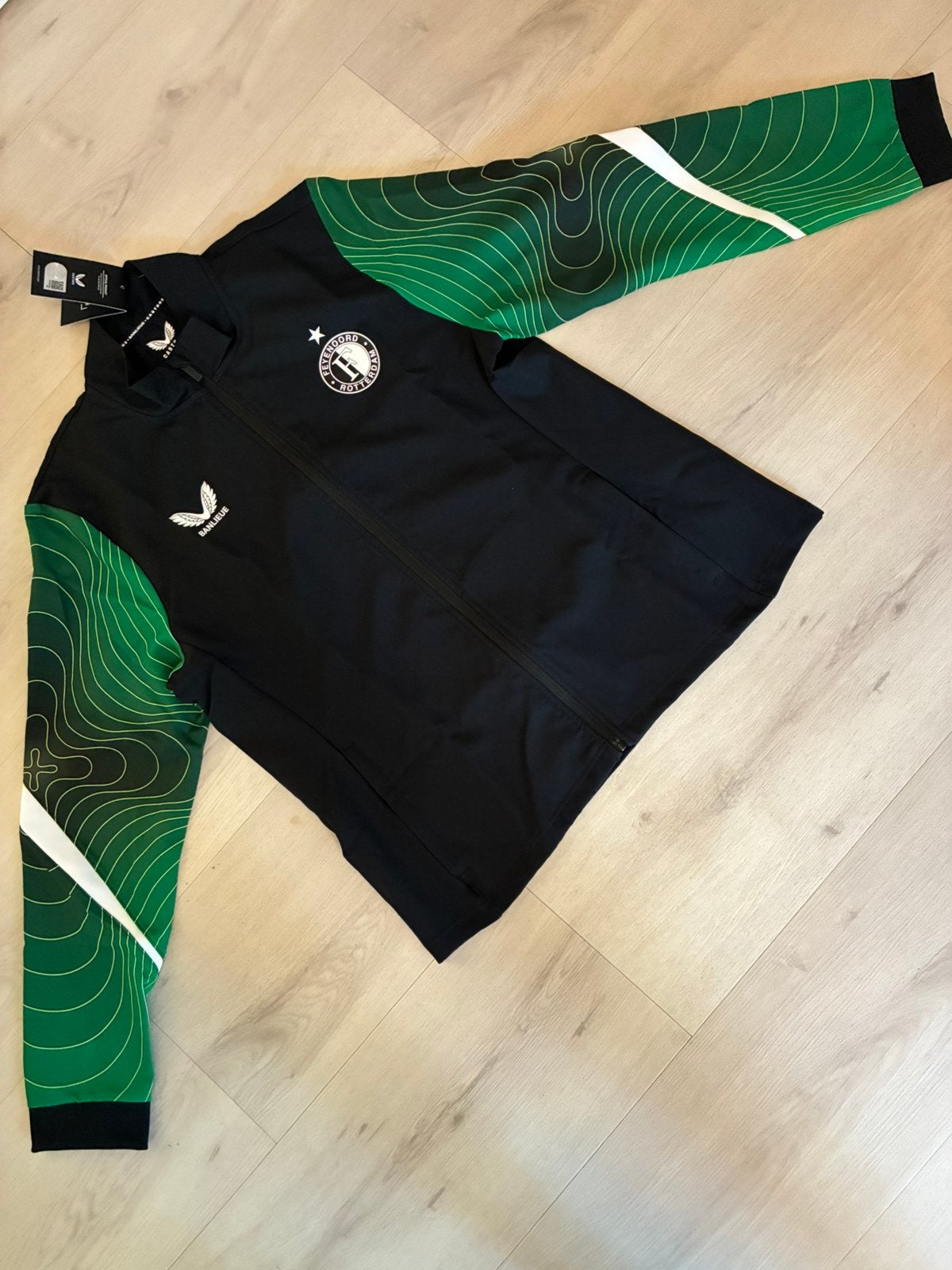 Origineel Feyenoord dames Anthem jacket maat 46, Kleding | Dames, Zwart, Nieuw, Ophalen of Verzenden, Maat 46/48 (XL) of groter