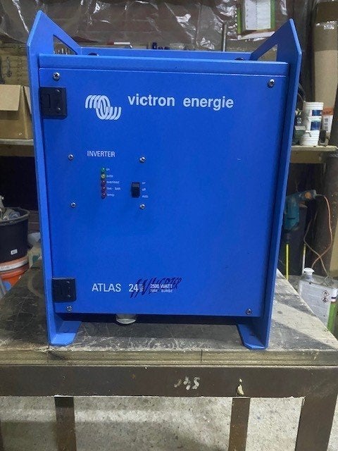 Victron omvormer 24VDC, Ophalen, Gebruikt, Motor en Techniek