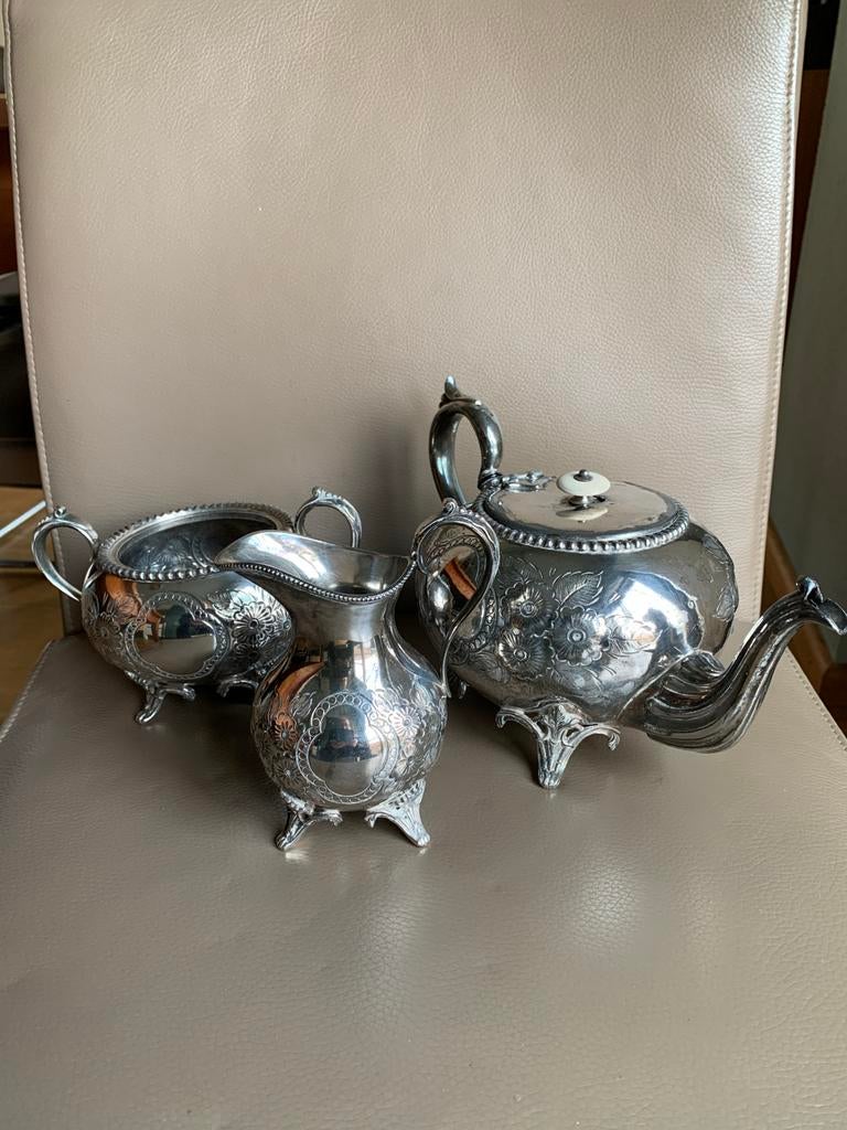 Antiek verzilverd theeservies - 3-delig met bloemmotief, Ophalen, Zilver