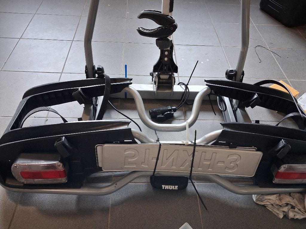 Thule fietsendrager met gratis verloopstekker!!, Auto diversen, Fietsendragers, Ophalen, Gebruikt, Elektrische fiets, 2 fietsen
