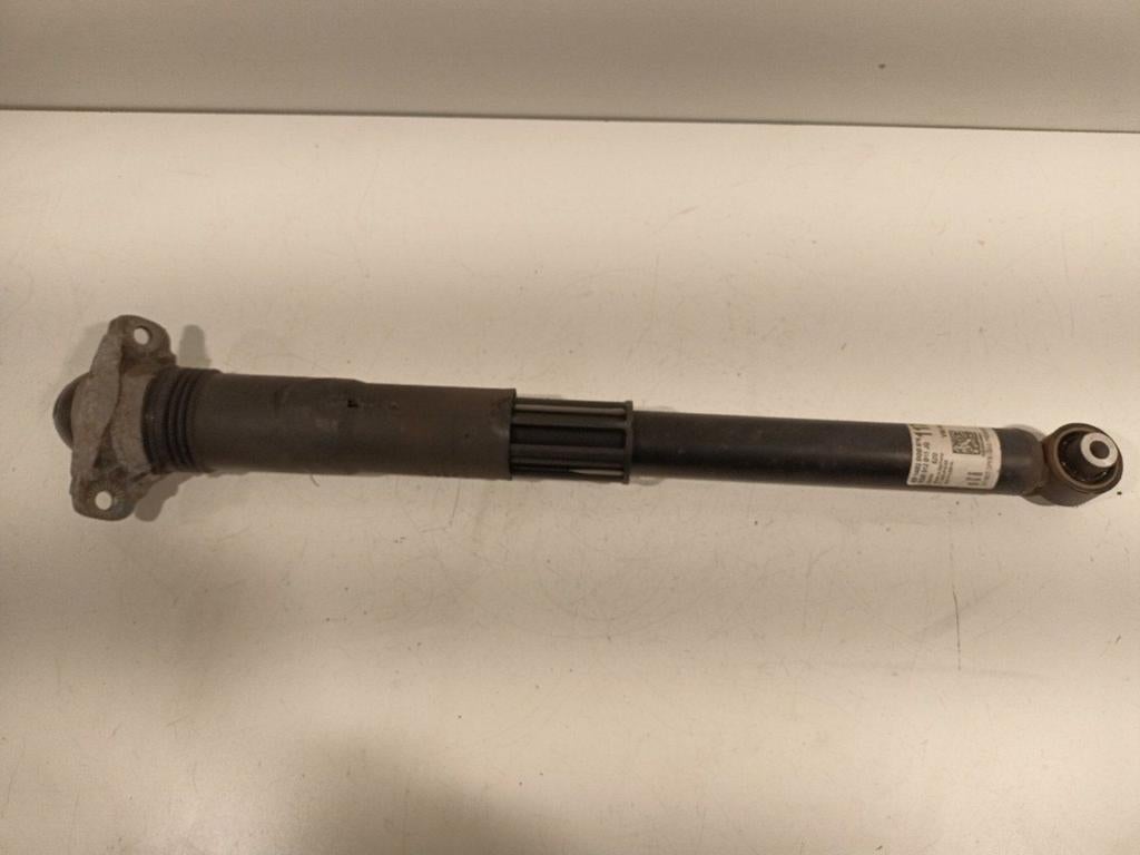 Schokbreker rechts achter Volkswagen Golf, Onderdelen@venauto.nl, Van der Ven Autorecycling B.V., Gebruikt, Ettenseweg 76, 4706 PB Roosendaal, The Netherlands
