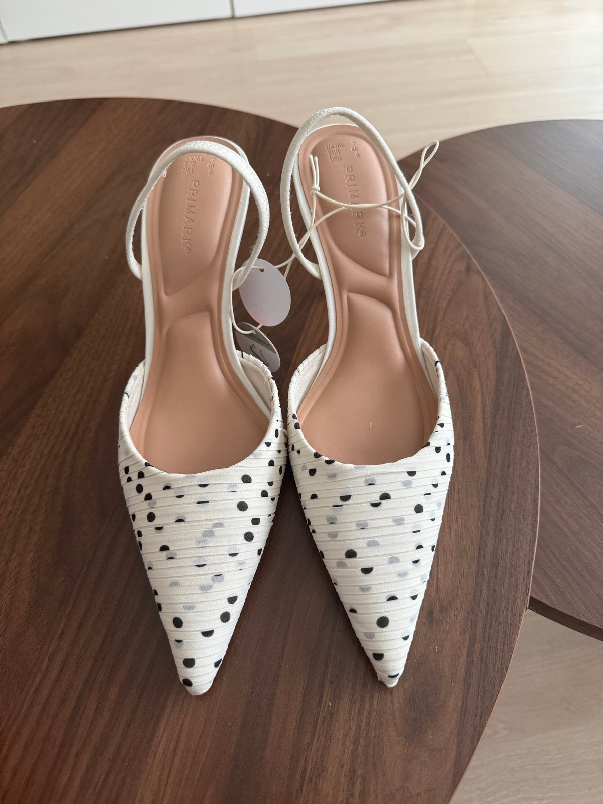 Pumps met stippenpatroon - Maat 40, Ophalen of Verzenden, Nieuw, Wit, Pumps