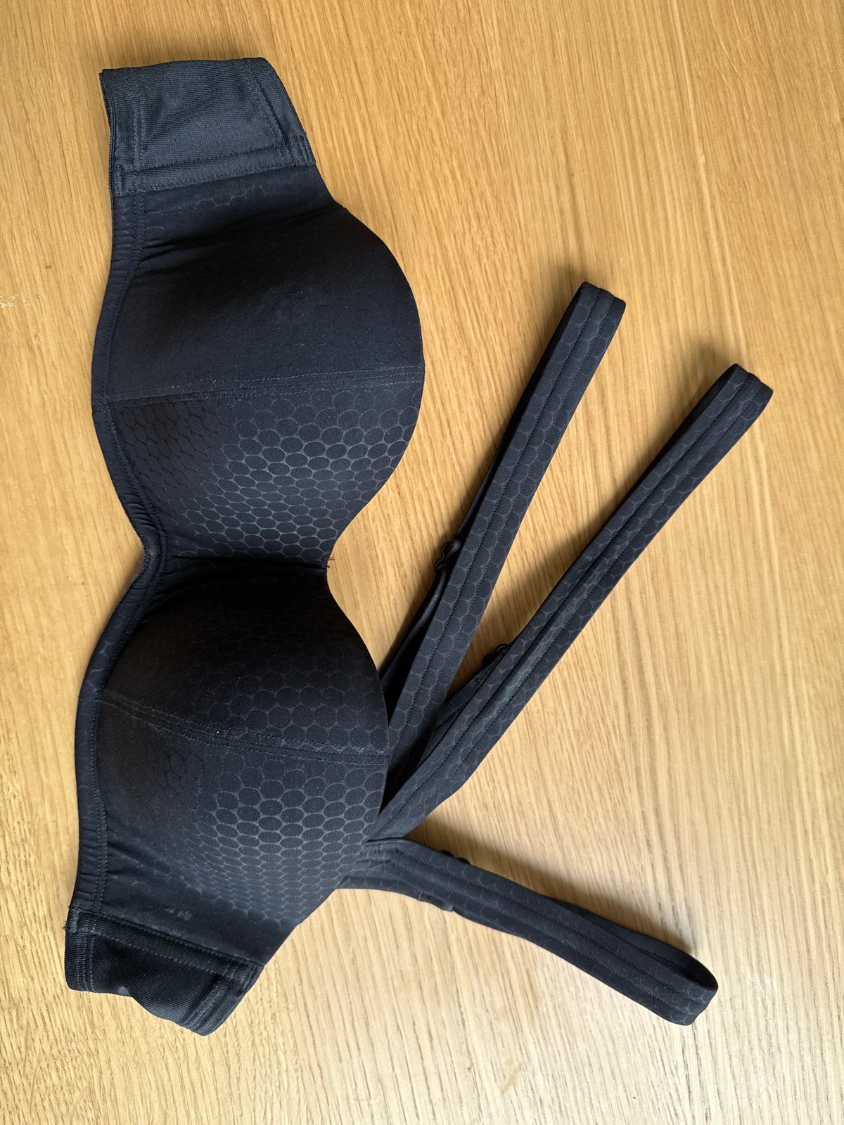 Marlies Dekkers Asymmetrische Bikinitop Zwart 75B, Kleding | Dames, Badmode en Zwemkleding, Ophalen of Verzenden, Zo goed als nieuw