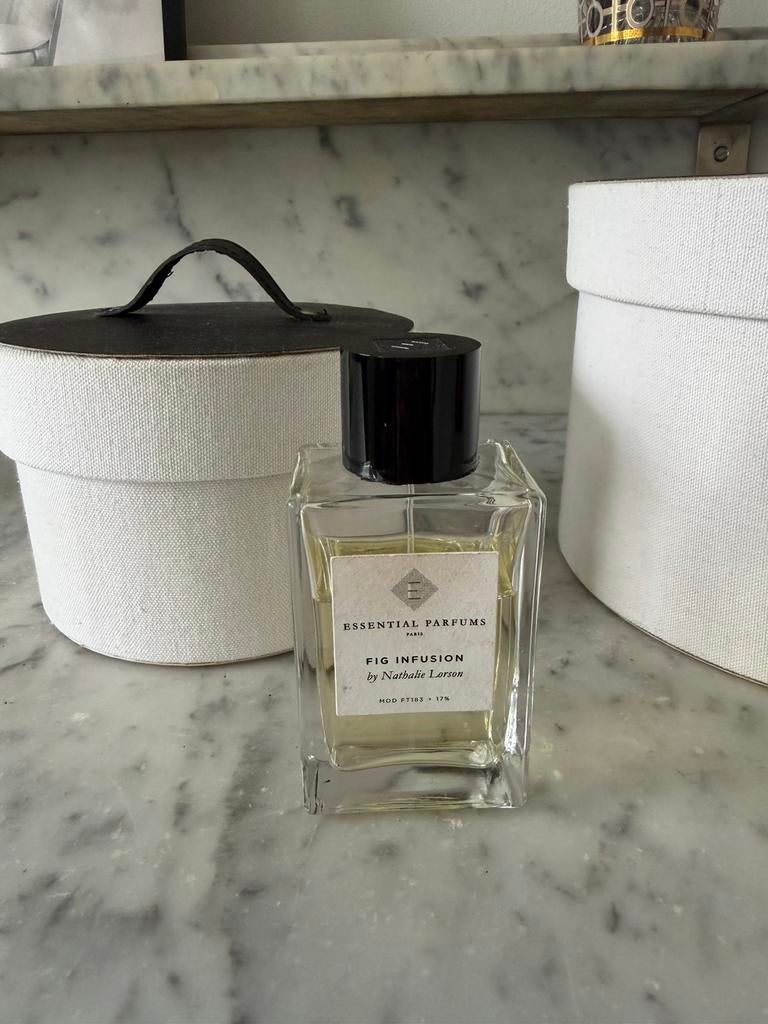 Essential parfum, Ophalen of Verzenden, Zo goed als nieuw