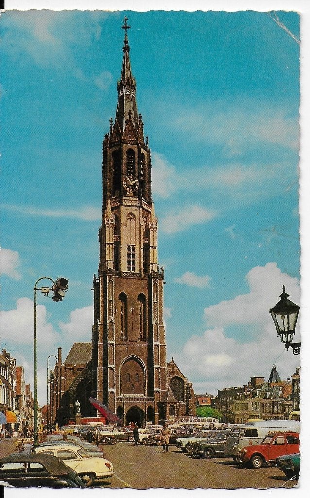 Q234 oude ongelopen ansichtkaart delft markt met nieuwe kerk, Ophalen of Verzenden, 1980 tot heden, Gelopen, Zuid-Holland