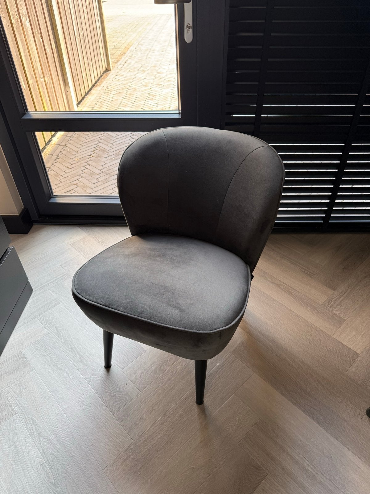 WOOOD fauteuil / stoel Sara fluweel Antraciet, Huis en Inrichting, Fauteuils, Ophalen, Minder dan 75 cm, Nieuw, Stof