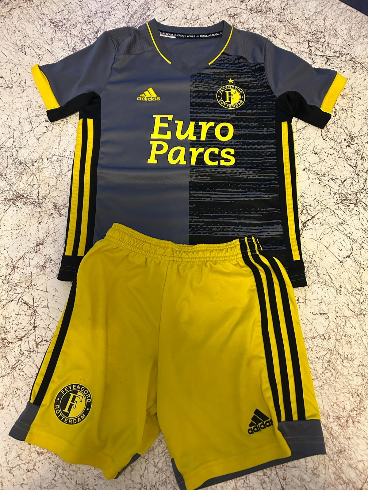Feyenoord tenue (shirt en broekje) - Maat M, Maat S, Ophalen of Verzenden, Gebruikt, Set