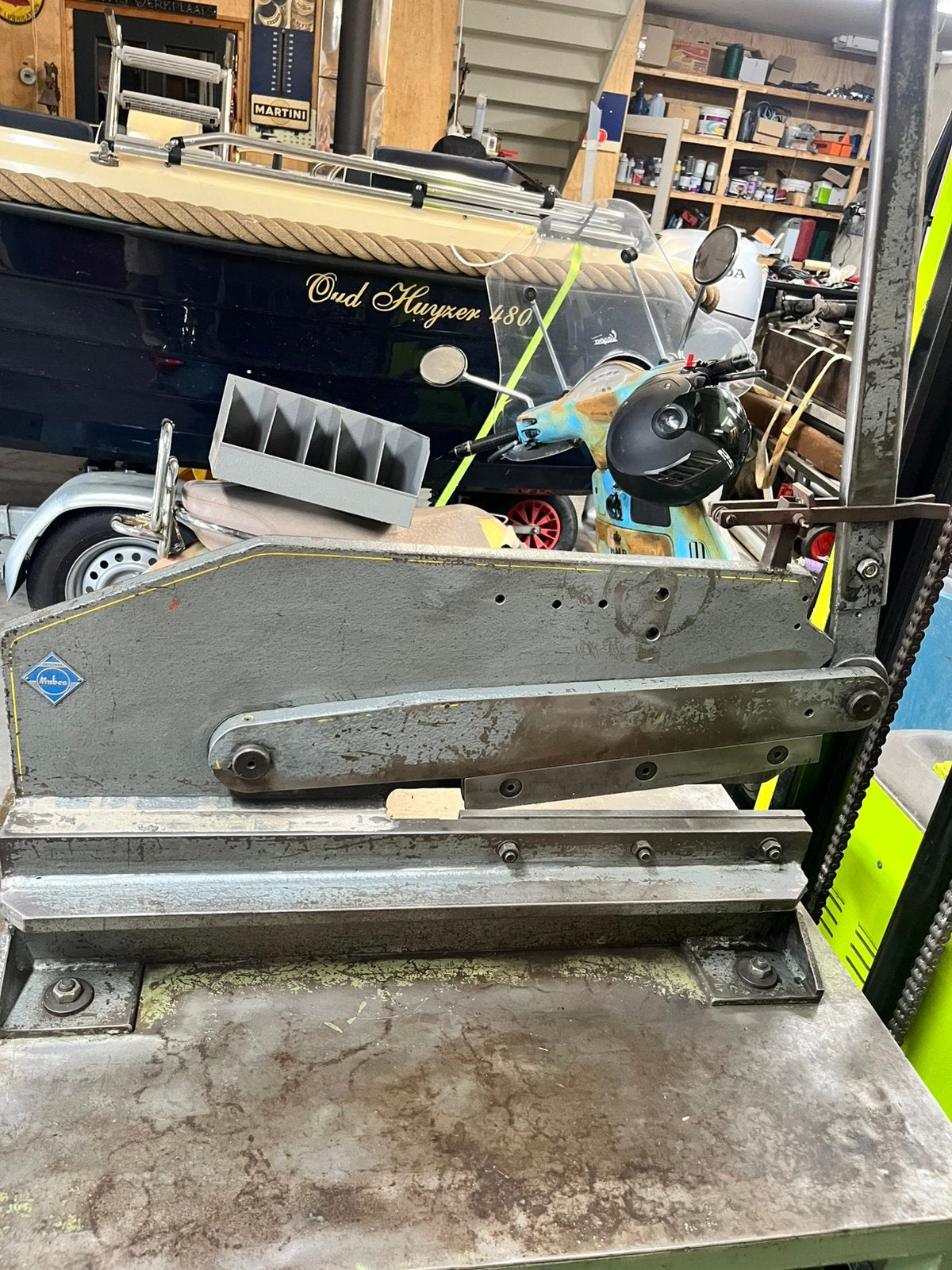 Knipschaar op tafel, Ophalen, Gebruikt