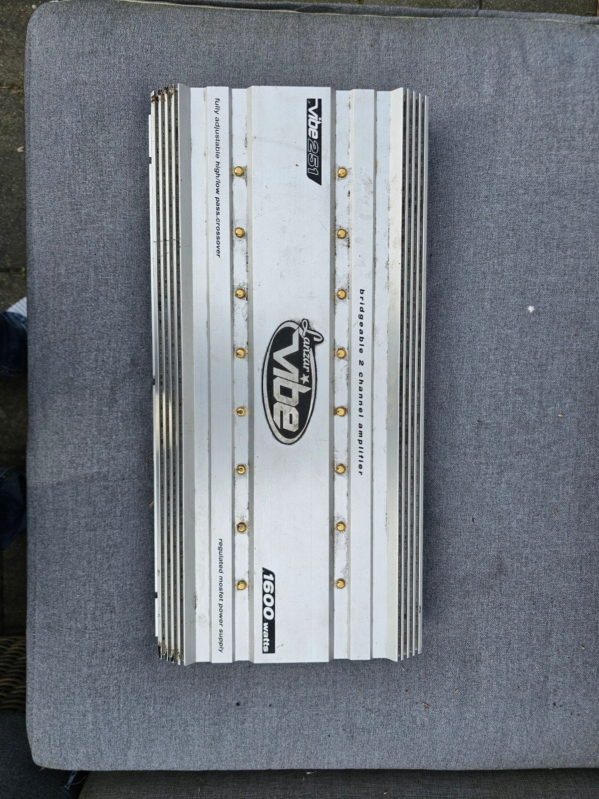 Vibe Audio Slick A7 1600 Watt 2-kanaals versterker, Ophalen, Gebruikt, 120 watt of meer, Overige merken