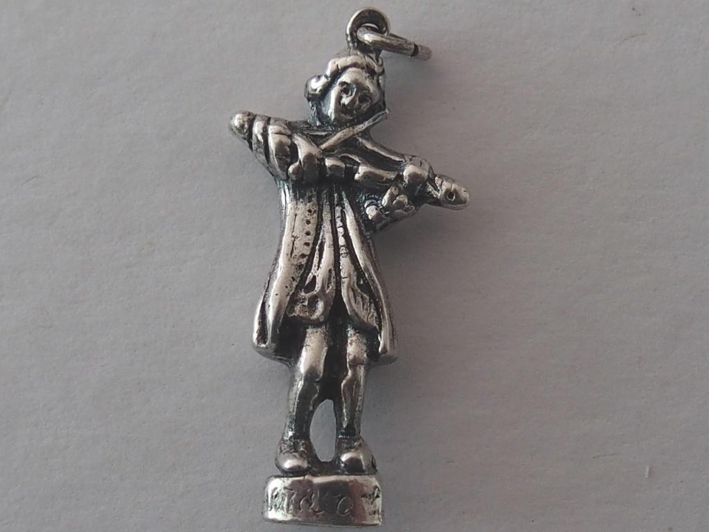 ZILVEREN HANGER: COMPONIST MET VIOOL?, Sieraden, Tassen en Uiterlijk, Verzenden, Zilver, Hanger