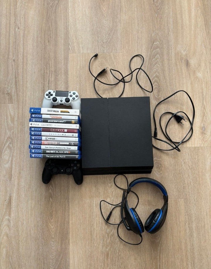 PlayStation 4 Slim 1TB met 2 controllers en 10 games, Met 2 controllers, Ophalen of Verzenden, 1 TB, Slim