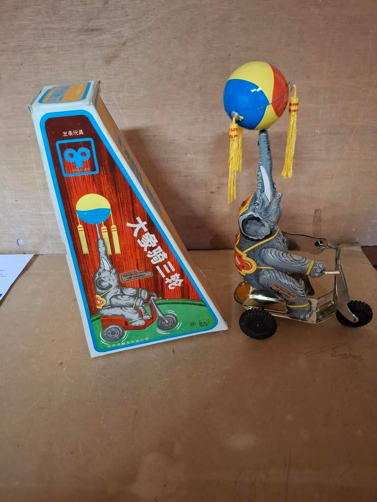 Olifant op bike, Ophalen of Verzenden
