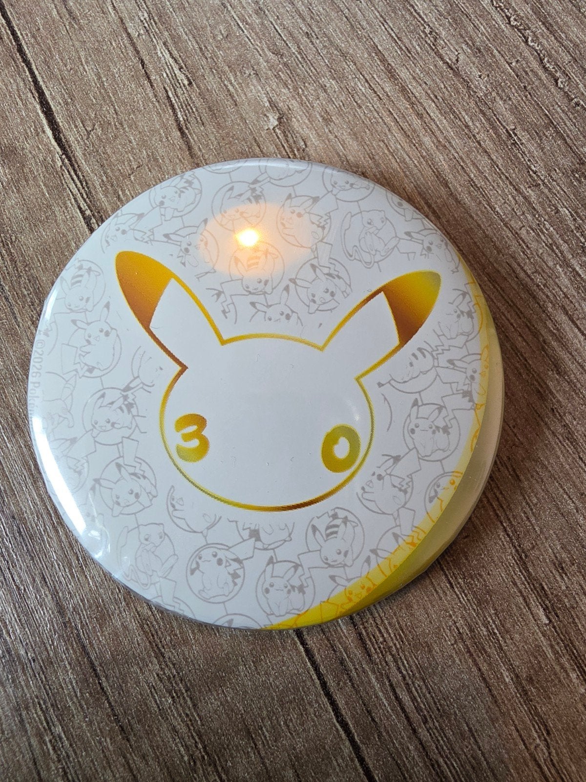 Pokemon 30th Anniversary Pikachu Button Nieuw, Ophalen of Verzenden, Nieuw