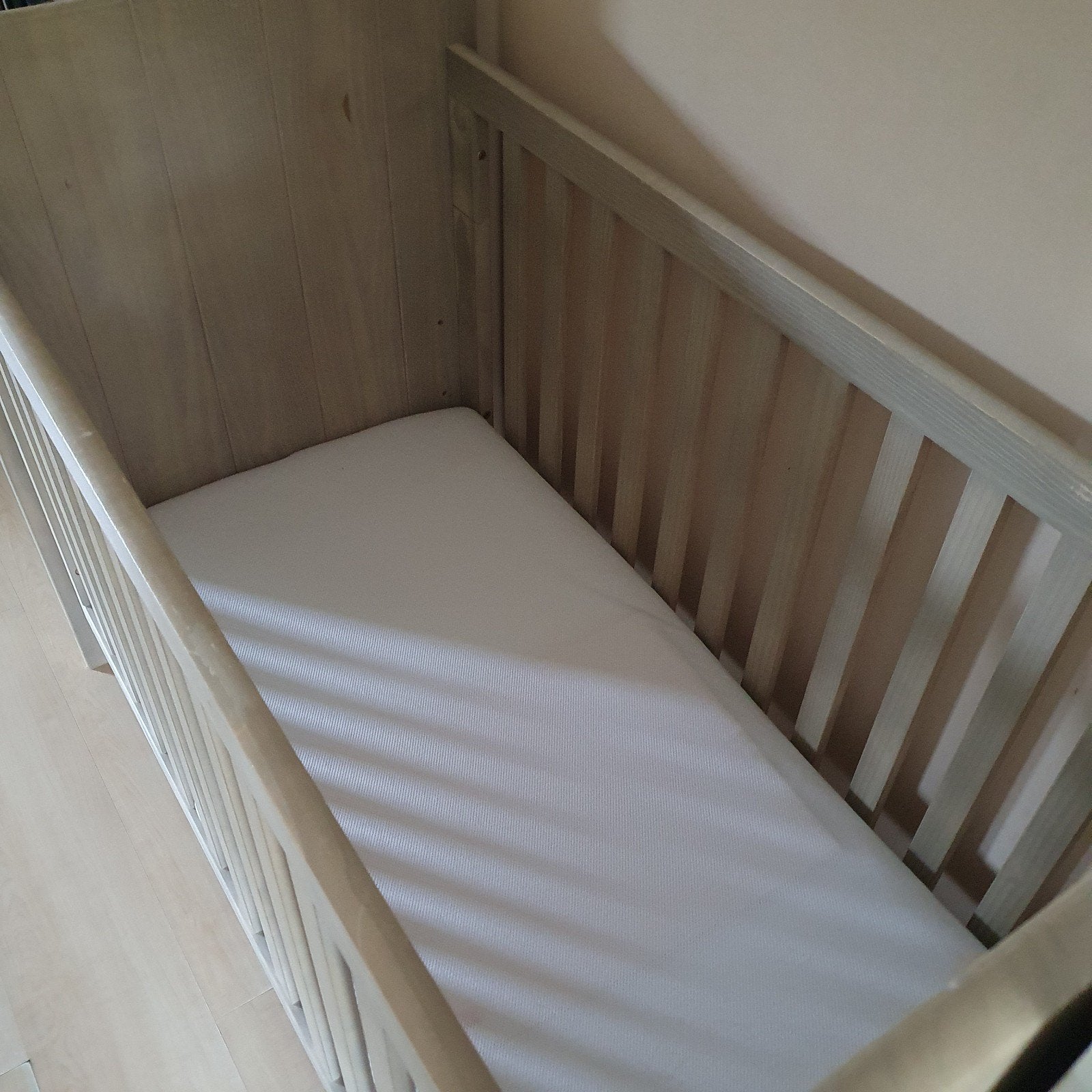 Babybedje met verstelbare bodem, Aerosleep matrasbeschermer, Ophalen, 190 cm of minder, Modern, Neutraal, Hout