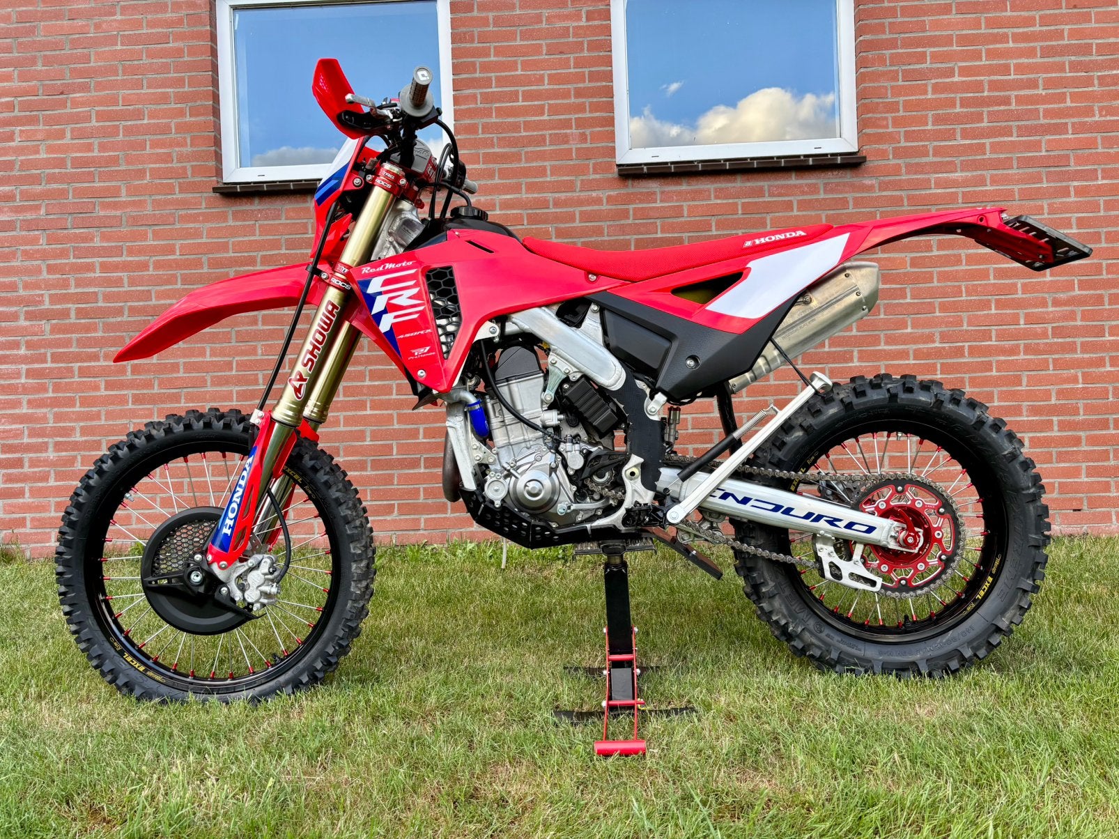 Honda CRF450 Red Moto RX special 2025 nieuw! Met NL kenteken, Bedrijf, 1 cilinder, Enduro