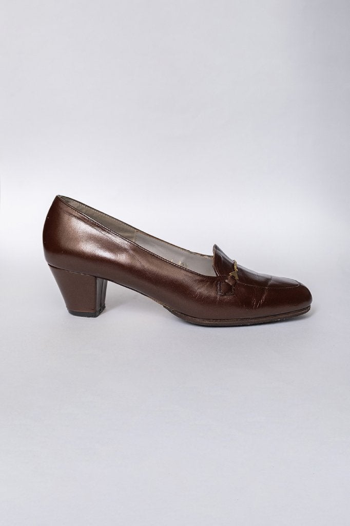 Elegante Vintage Bruine Leren Hakken Badine Maat 35,5, Schoenen met lage hakken, Bruin, Ophalen of Verzenden, Vintage