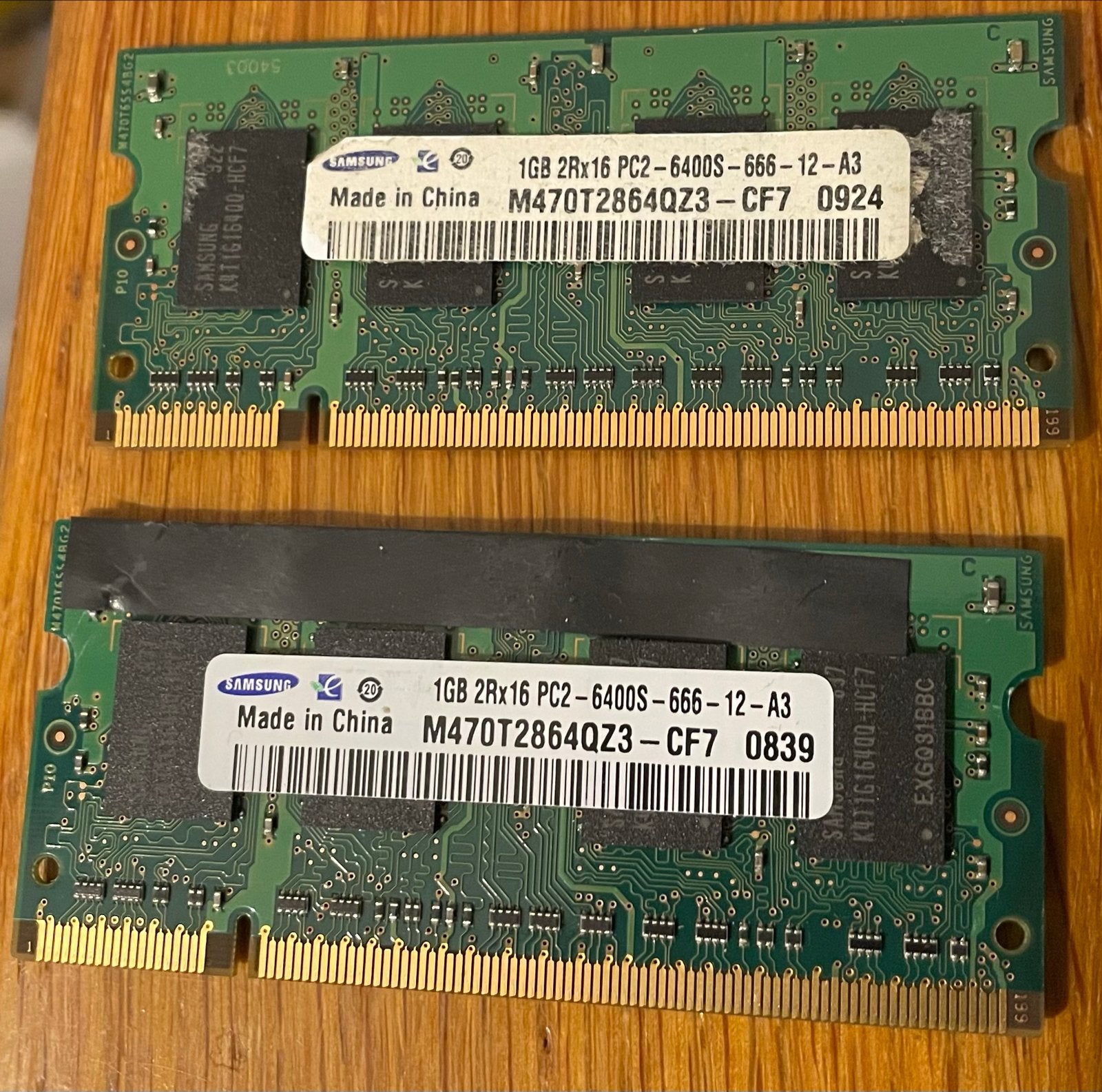 2x Samsung 1GB DDR2 SO-DIMM RAM PC2-6400S Laptop Geheugen, Gebruikt, Ophalen of Verzenden, DDR2, 2 GB