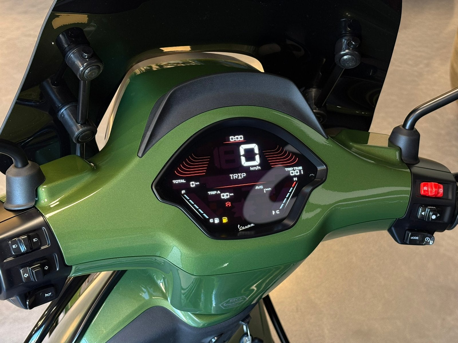 Vespa Sprint | Virtual Cockpit | Groen | Nieuw | Full-Option, Overige modellen, ., Maximaal 45 km/u, Nieuw