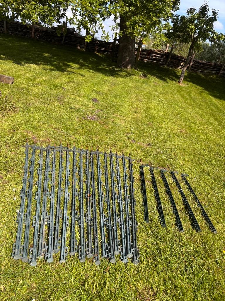 Prikpalen - 22 stuks - Gebruikt., Tuin en Terras, Tuinhekken en Hekwerk, Ophalen of Verzenden, Gebruikt, Kunststof, Overige typen