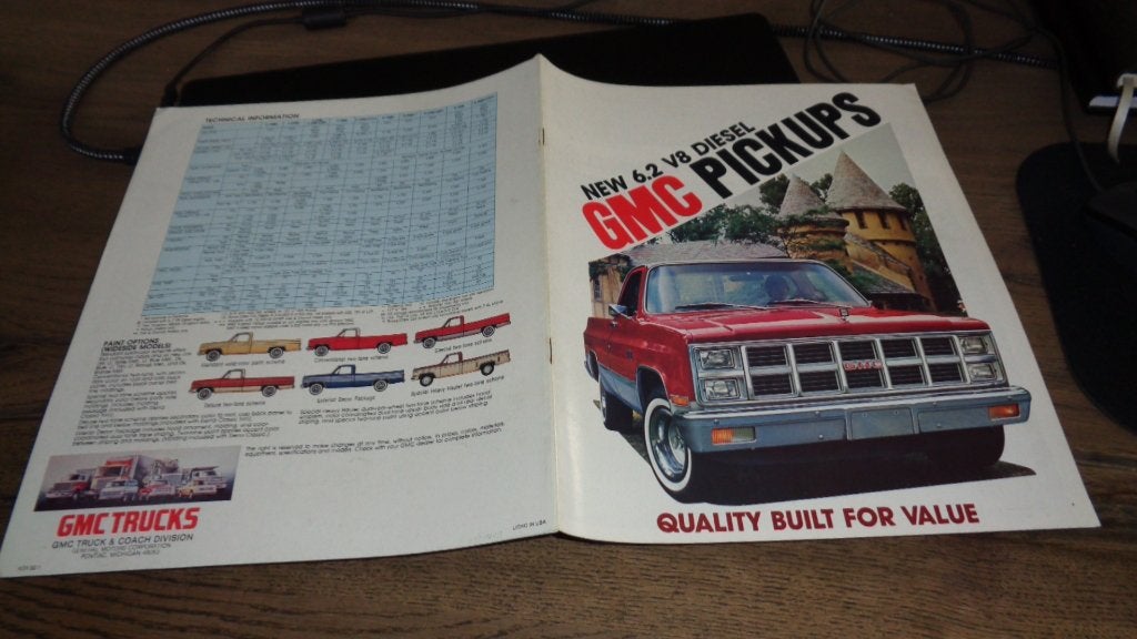 USA Folder GMC Pickups met de Nieuwe 6.2L Dieselmotor  1982, Verzenden, Zo goed als nieuw, Overige merken