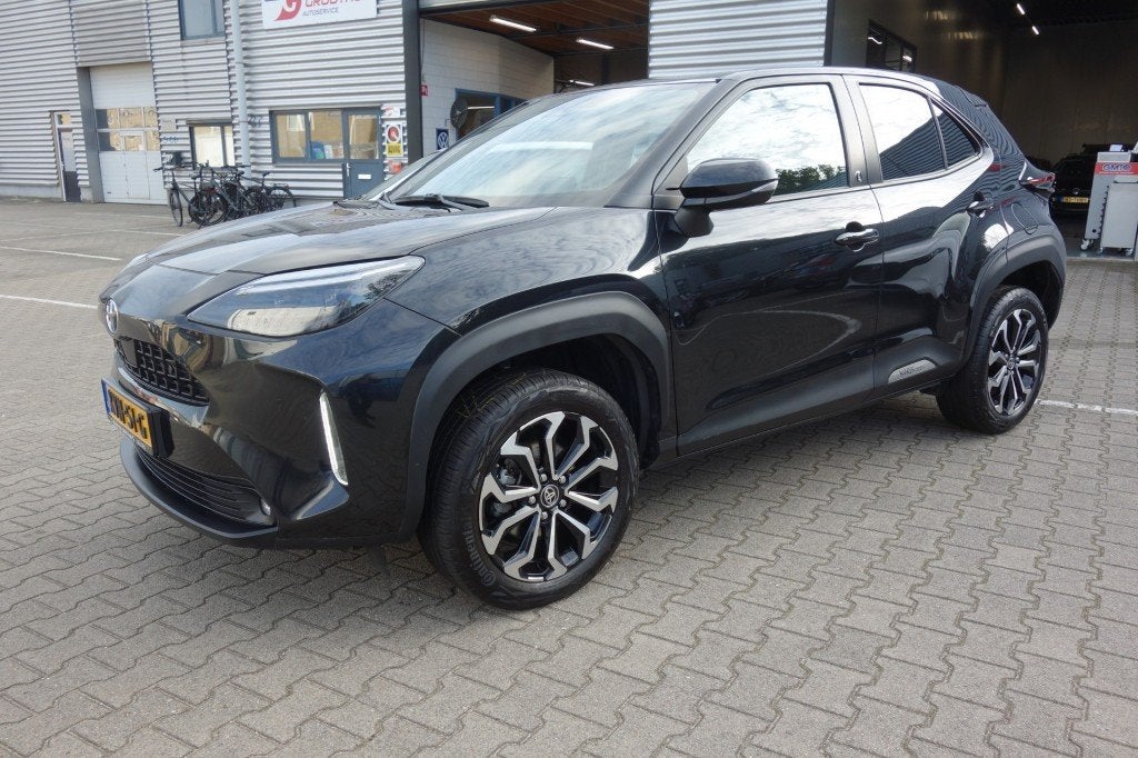 Toyota YARIS CROSS 1.5 HYBRID DYNAMIC, Navi, Winterpakket, P, Gebruikt, Zwart, 1490 cc, Bedrijf