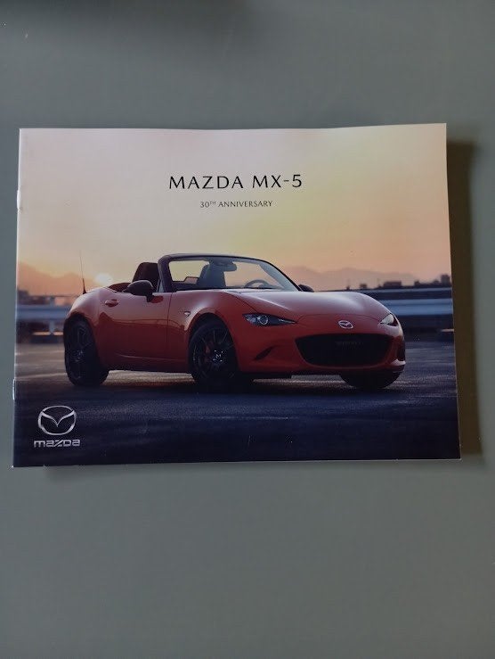 Mazda MX 5 30 th anniversary 4 / 2019 12 pag. Duits, Verzenden, Zo goed als nieuw, Mazda