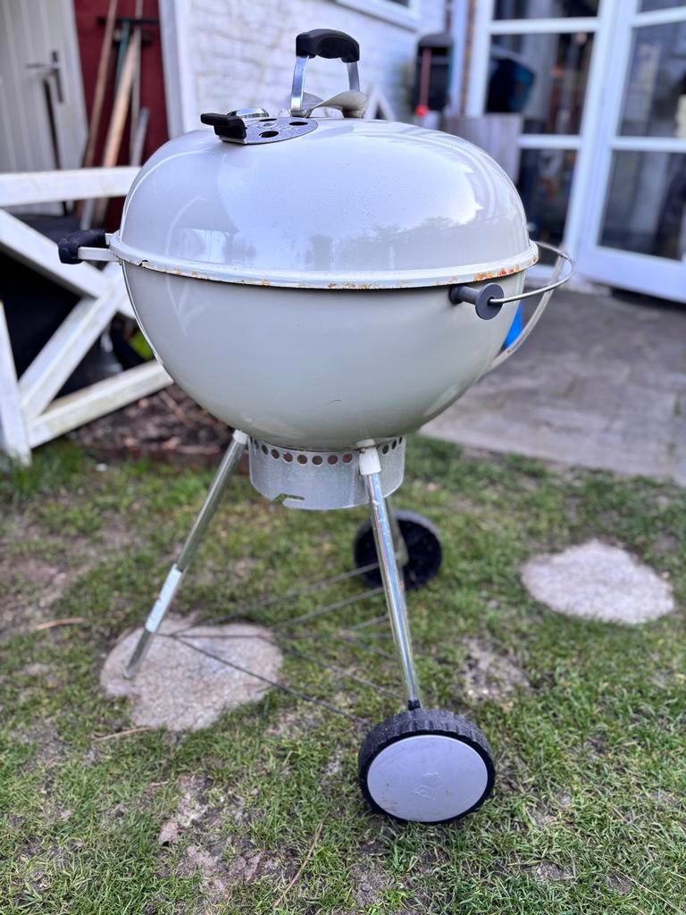 Weber Master-Touch 57 cm, Tuin en Terras, Houtskoolbarbecues, Ophalen, Met accessoires