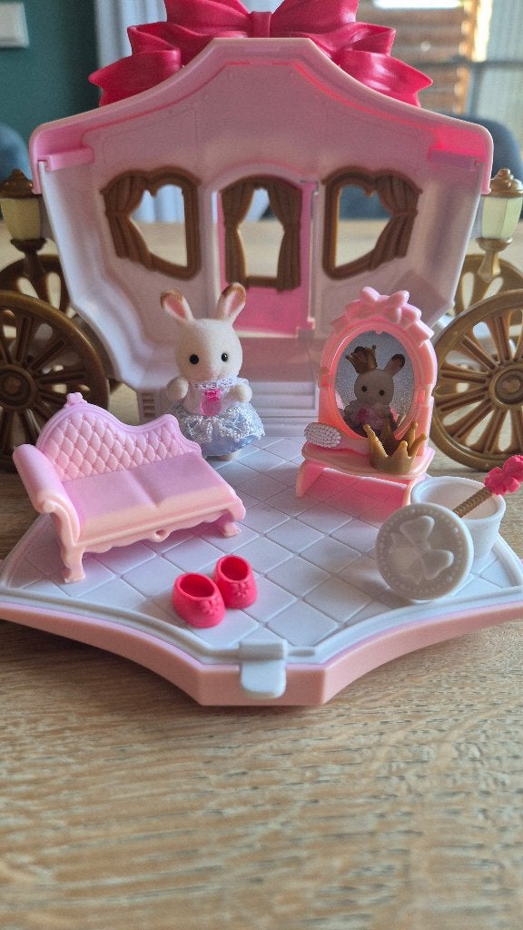 Sylvanian Families Koninklijke Koets Set; €15    SCHAARS, Ophalen, Zo goed als nieuw