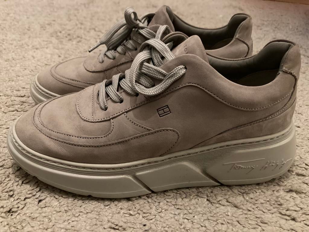 Tommy Hilfiger, Ophalen of Verzenden, Zo goed als nieuw, Sneakers of Gympen