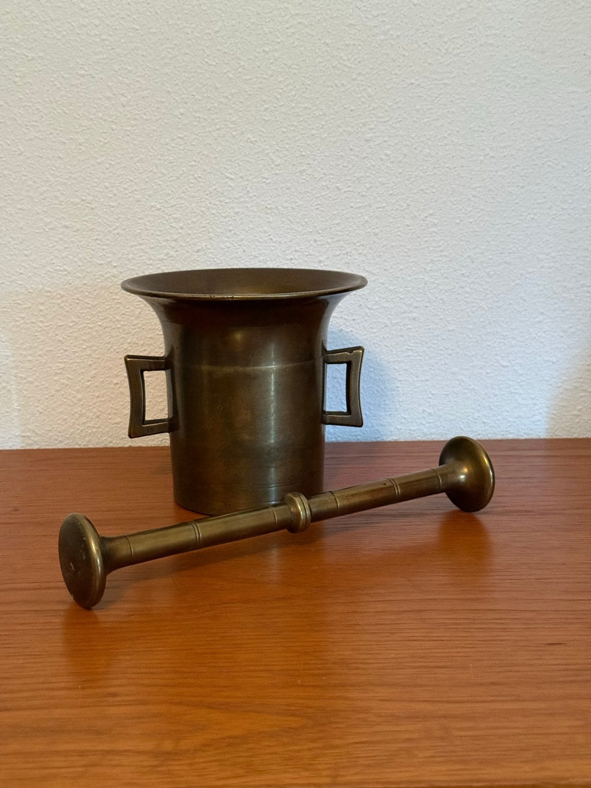 Antieke zware  Bronzen Vijzel met Stamper, Ophalen of Verzenden, Brons