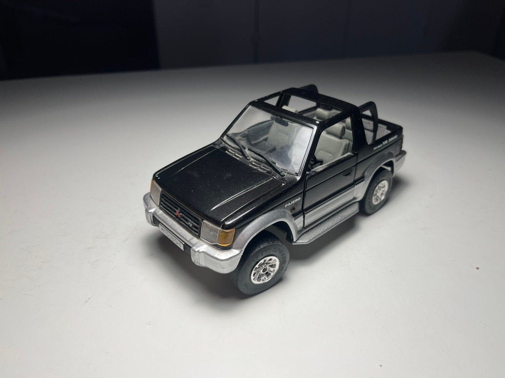 Schuco - Mitsubishi Pajero - Schaal 1:24, Verzenden, Gebruikt, Auto, Overige merken