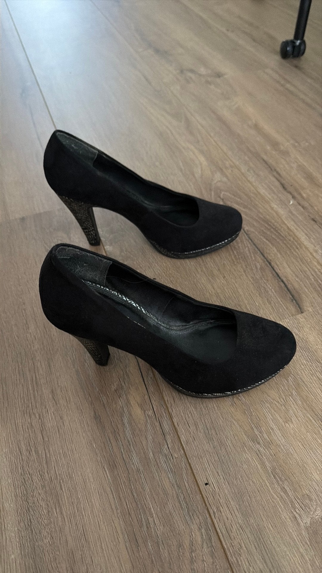 Damesschoen hoge hak zwart/zilver kleur 39, Ophalen of Verzenden, Zo goed als nieuw, Zwart, Schoenen met hoge hakken