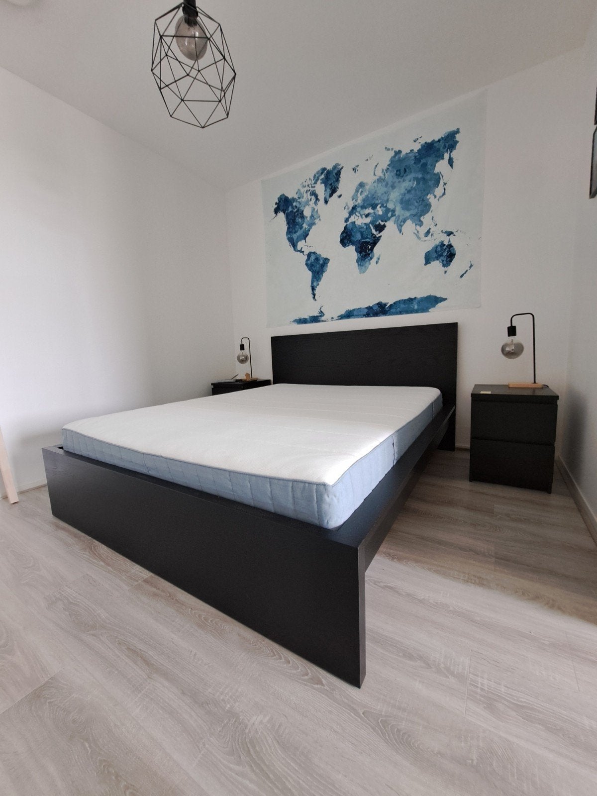 IKEA MALM bedframe + Vesteröy matras – 160×200 cm,zwartbruin, Ophalen, Zo goed als nieuw, Tweepersoons