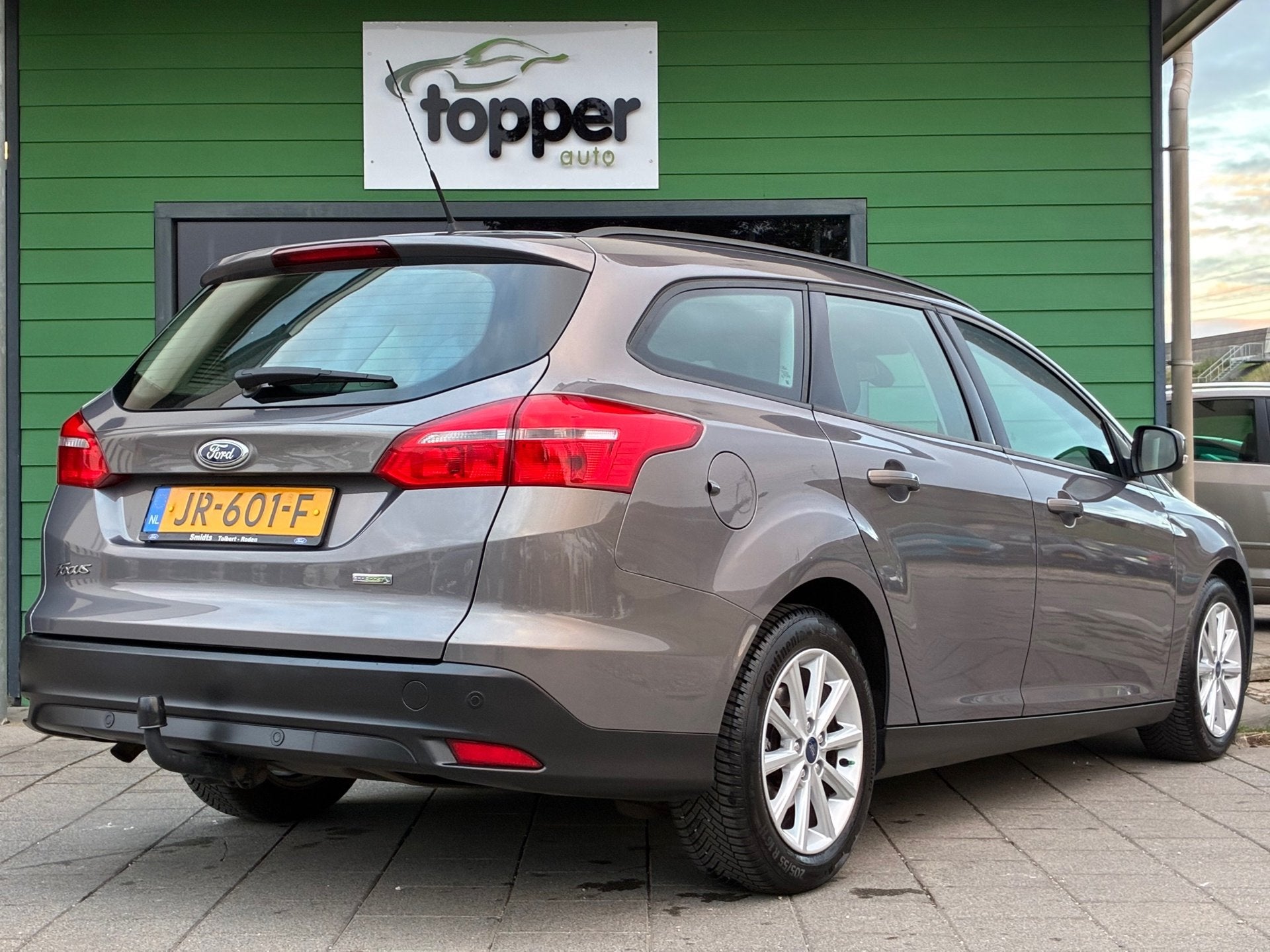 Ford Focus Wagon 1.0 Trend|2e Eigenaar|Nieuwe D-riem|Navigat, Auto's, 101 pk, Gebruikt, Euro 6, Bruin