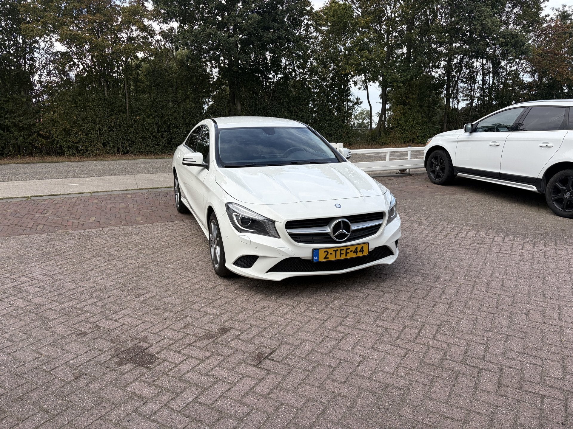 Mercedes-Benz CLA-Klasse 180 Ambition AUTOMAAT CAMERA PDC CA, Auto's, Mercedes-Benz, Gebruikt, Euro 6, 4 cilinders, 715 kg