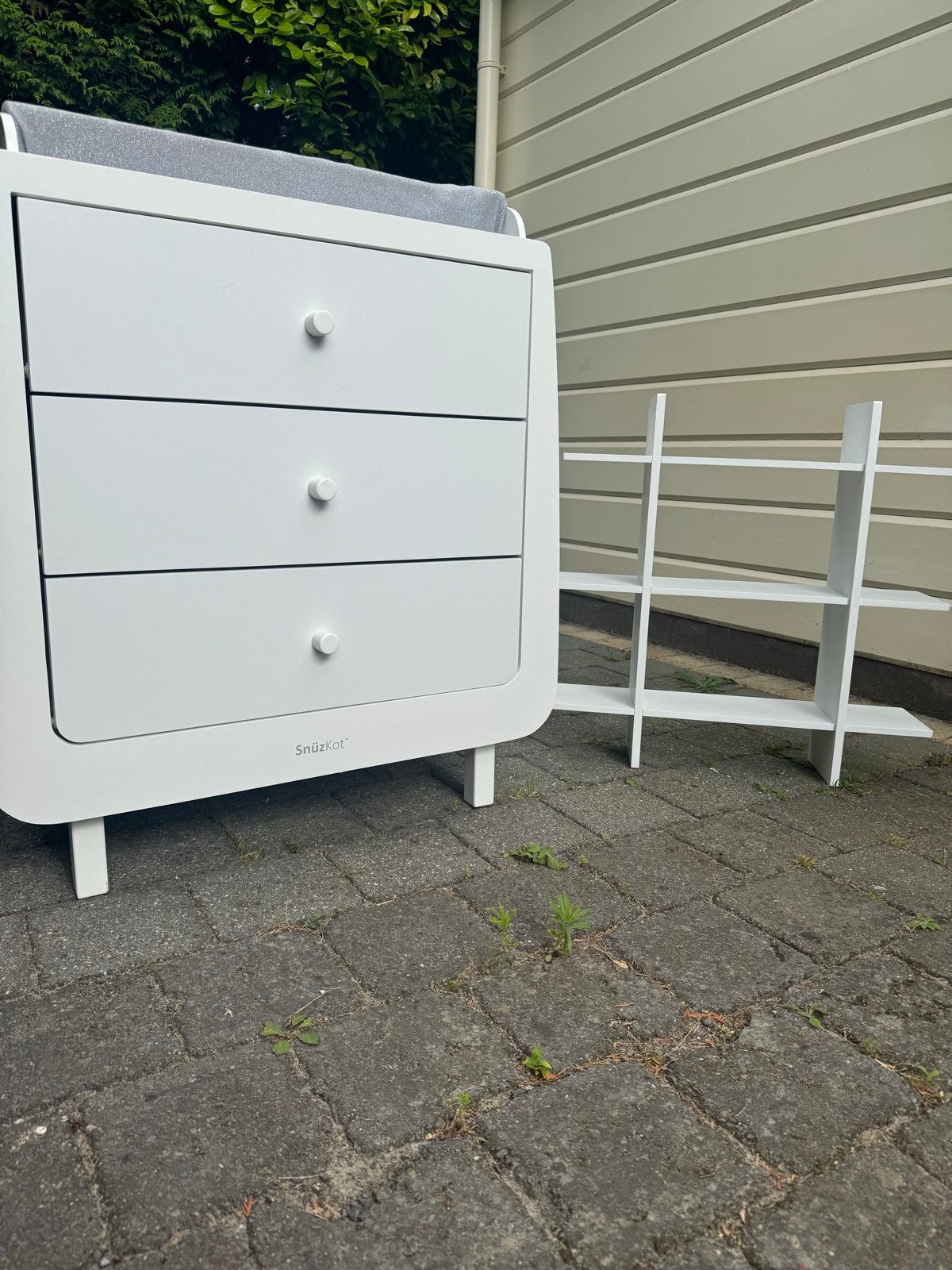 Snüzkot Commode met 3 lades en wandrek - Zo goed als nieuw, Kinderen en Baby's, 50 tot 70 cm, Nieuw, Ophalen of Verzenden, 75 tot 100 cm
