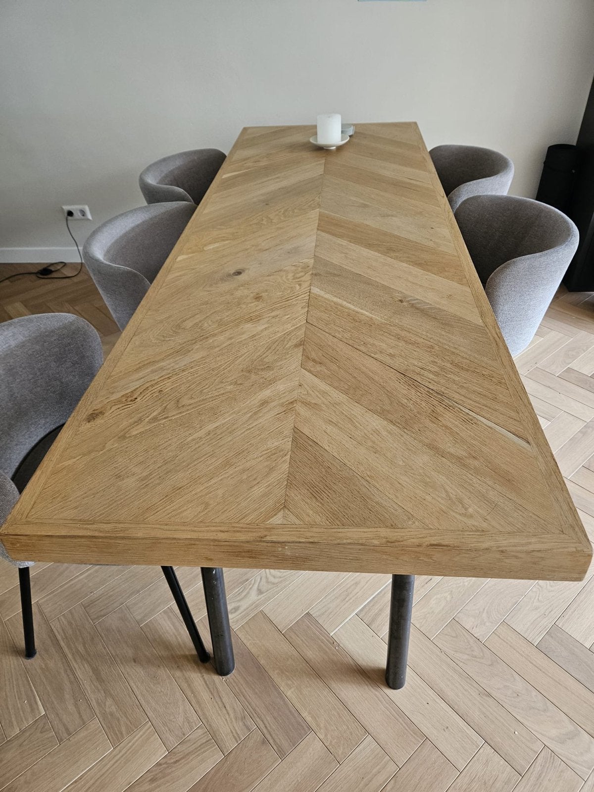 Eettafel 230x80 cm - Houten blad met patroon hongaarse punt, Gebruikt, 200 cm of meer, Vijf personen of meer, Rechthoekig